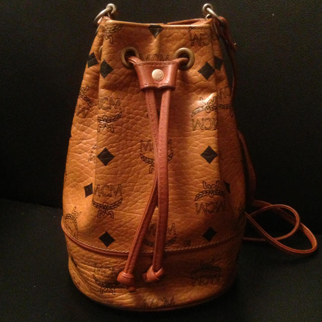MCM - MCM！美品！巾着ポシェット！