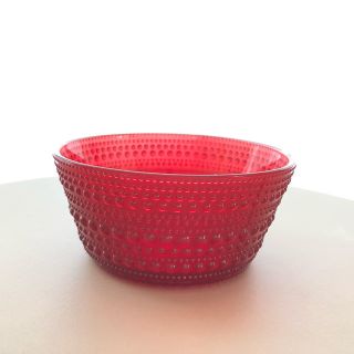 イッタラ(iittala)のカステヘルミ ボウル クランベリー 230ml Oiva Toikka 2個(食器)