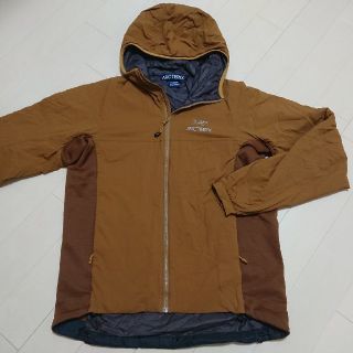 アークテリクス(ARC'TERYX)のARC'TERYX アトムlt フーディ(ダウンジャケット)