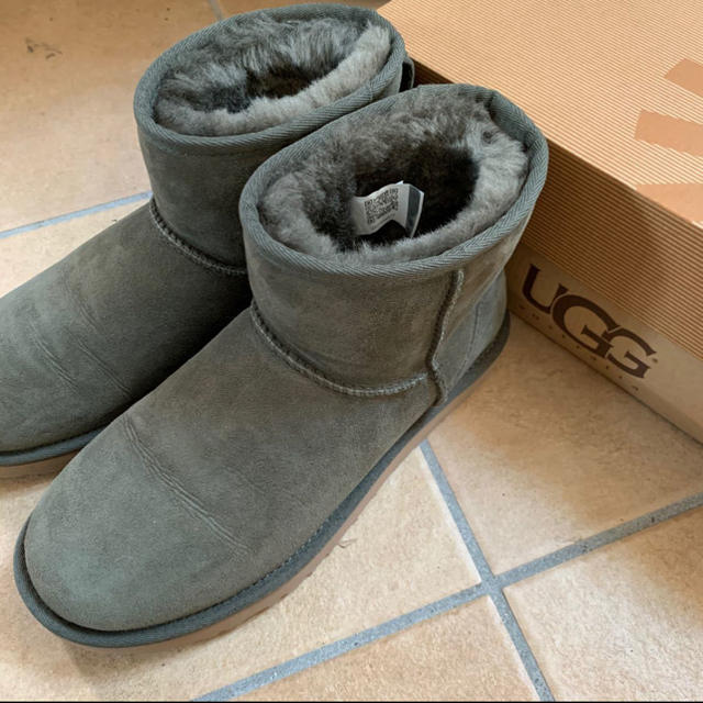 週末限定値下げ！！UGG ムートンブーツ　ミニ　カーキ  オリーブ　7フリークスストア