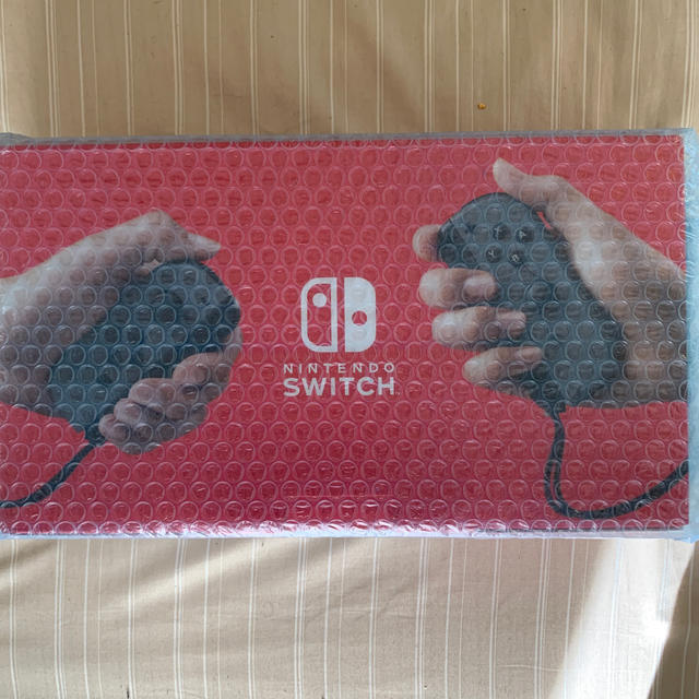 新型　NINTENDO Switch