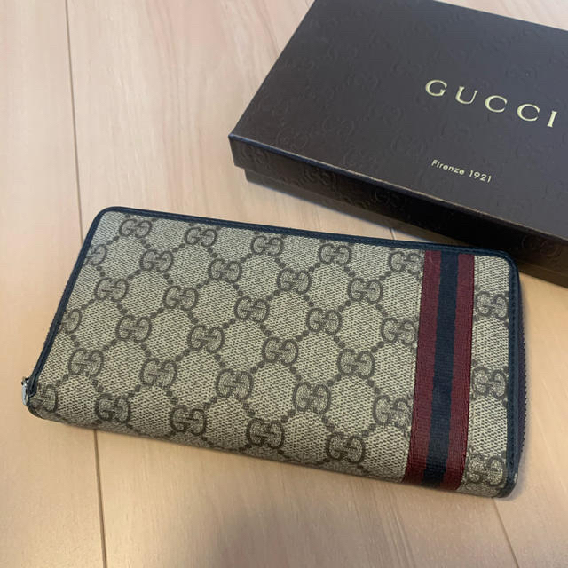 Gucci(グッチ)のGUCCI  グッチ　長財布　中古 レディースのファッション小物(財布)の商品写真