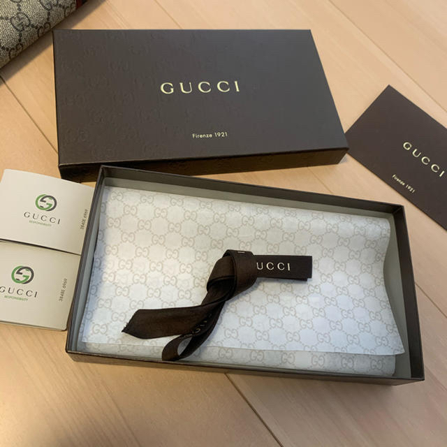 Gucci(グッチ)のGUCCI  グッチ　長財布　中古 レディースのファッション小物(財布)の商品写真