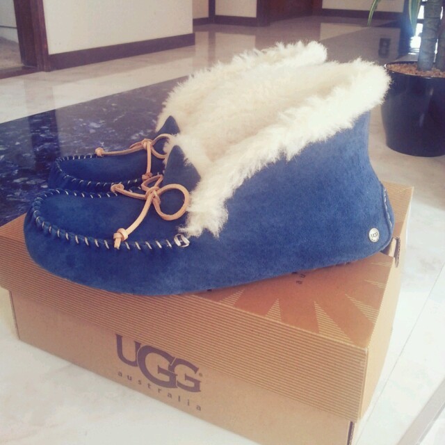 UGG  アレーナ