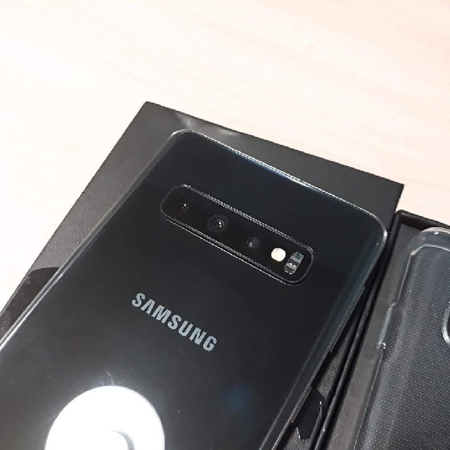 SAMSUNG(サムスン)の専用 Samsung Galaxy S10  新品同様 ブラック スマホ/家電/カメラのスマートフォン/携帯電話(スマートフォン本体)の商品写真