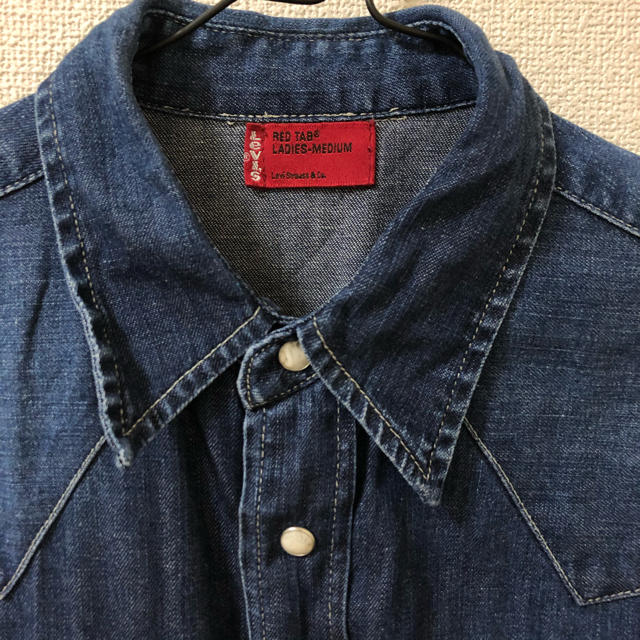 Levi's(リーバイス)のリーバイス　デニムシャツ レディースのトップス(シャツ/ブラウス(長袖/七分))の商品写真