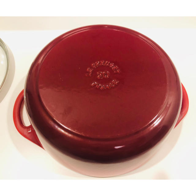 LE CREUSET(ルクルーゼ)のル クルーゼ　ココット　ロンド ファースト　20cm インテリア/住まい/日用品のキッチン/食器(鍋/フライパン)の商品写真