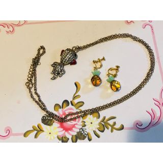 フォーエバートゥエンティーワン(FOREVER 21)の金魚ネックレス&パイナップルイヤリングセット(ネックレス)