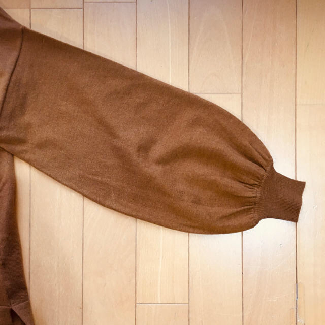 美品　黄土色　薄手セーター　秋冬物　Lサイズ レディースのトップス(ニット/セーター)の商品写真