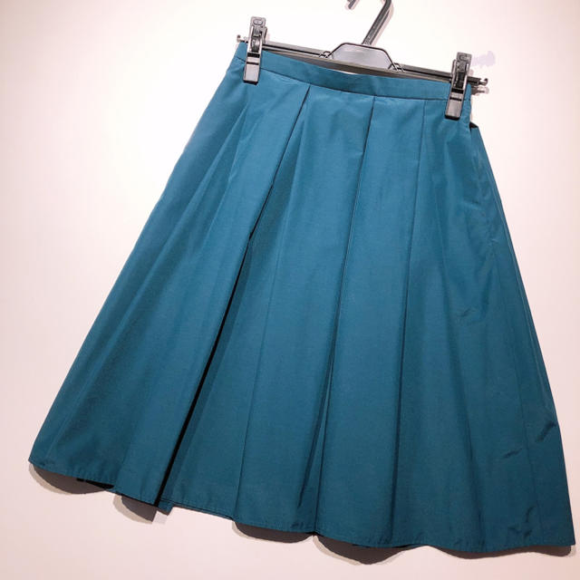 Rirandture(リランドチュール)のリランドチュール カラータックフレアスカート　アプワイザーリッシェ レディースのスカート(ひざ丈スカート)の商品写真