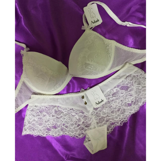 LA PERLA(ラペルラ)のAUBADEオーバドゥCASABLANCA 75C/2 セット sale対象品 レディースの下着/アンダーウェア(ブラ&ショーツセット)の商品写真