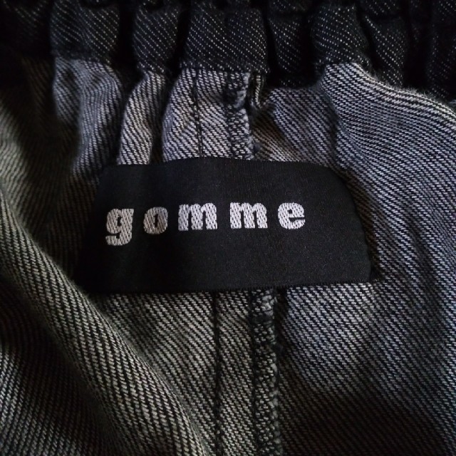 gomme(ゴム)のgomme デニムサルエルワイドパンツ ブラック レディースのパンツ(サルエルパンツ)の商品写真