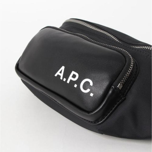 A.P.C(アーペーセー)のBANANE CAMDEN 19A メンズのバッグ(ウエストポーチ)の商品写真