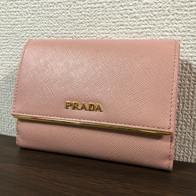 PRADA(プラダ)の在庫処分セール！PRADA(プラダ)2つ折り財布★サフィアーノ:ピンク レディースのファッション小物(財布)の商品写真