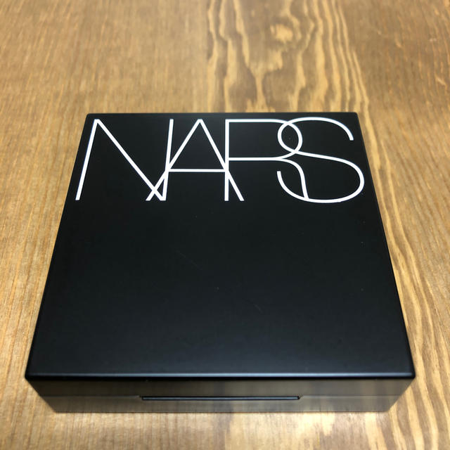 NARS(ナーズ)のNARS クッションファンデ 5879 コスメ/美容のベースメイク/化粧品(ファンデーション)の商品写真