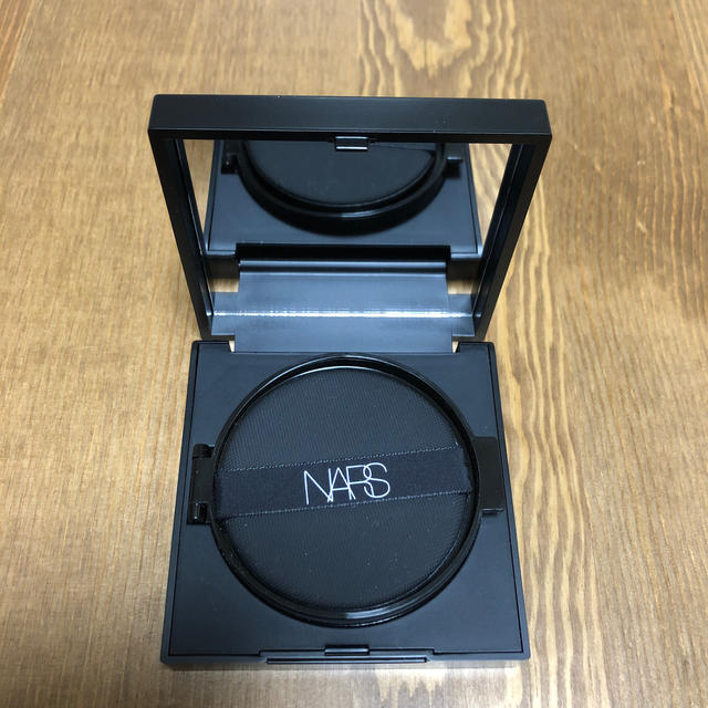 NARS(ナーズ)のNARS クッションファンデ 5879 コスメ/美容のベースメイク/化粧品(ファンデーション)の商品写真