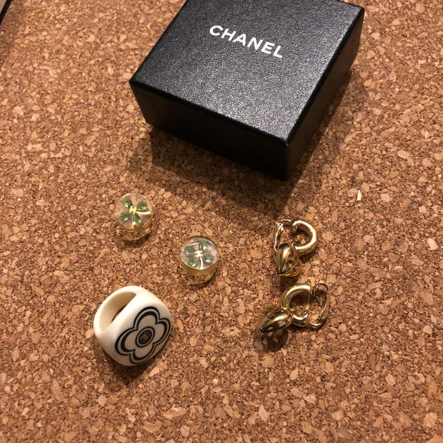 CHANEL(シャネル)の正規品CHANELピアス　指輪　セット レディースのアクセサリー(ピアス)の商品写真