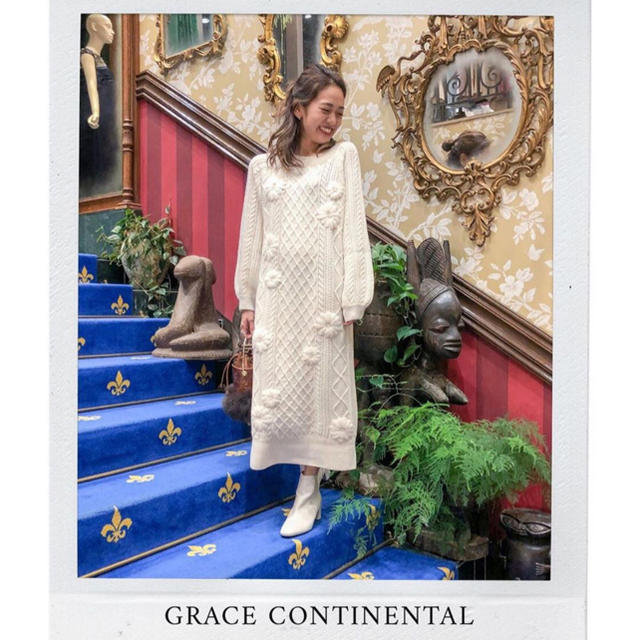 GRACE CONTINENTAL(グレースコンチネンタル)の【新品タグ付き】2019AW 刺繍ケーブルニットワンピース レディースのワンピース(ひざ丈ワンピース)の商品写真