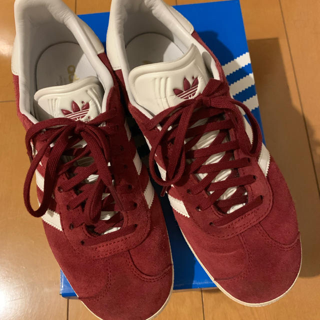 adidas(アディダス)のadidas gazelle 24.5cm レディースの靴/シューズ(スニーカー)の商品写真