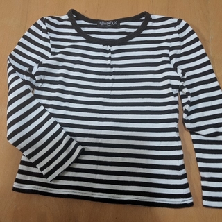 ニシマツヤ(西松屋)のロングTシャツ130(Tシャツ/カットソー)