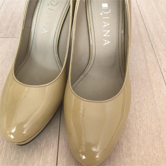 DIANA(ダイアナ)のダイアナ　ベージュ　ヒール　パンプス　厚底 レディースの靴/シューズ(ハイヒール/パンプス)の商品写真