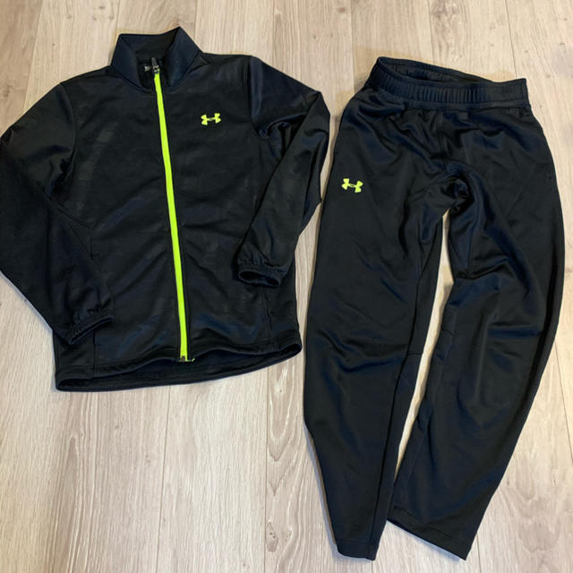 UNDER ARMOUR(アンダーアーマー)のアンダーアーマー　ジャージ上下　160 キッズ/ベビー/マタニティのキッズ/ベビー/マタニティ その他(その他)の商品写真