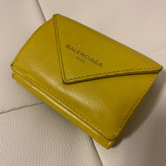 Balenciaga(バレンシアガ)のKiki様専用☆バレンシアガ  ミニウォレット　イエロー レディースのファッション小物(財布)の商品写真