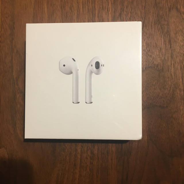 Apple(アップル)のAirpods  スマホ/家電/カメラのオーディオ機器(ヘッドフォン/イヤフォン)の商品写真