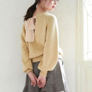 マジェスティックレゴン(MAJESTIC LEGON)の新品　マジェスティックレゴン　リボンが可愛い♡ニット  セーター　イエロー(ニット/セーター)