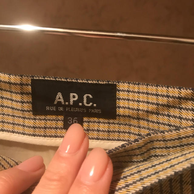 A.P.C(アーペーセー)の最終価格🦙A.P.C. check skirt. レディースのスカート(ひざ丈スカート)の商品写真