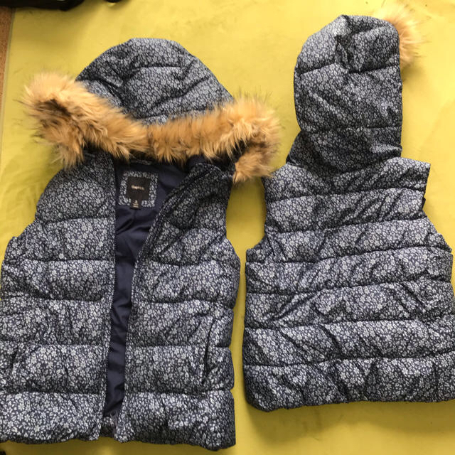 GAP Kids(ギャップキッズ)のギャップ　中綿ベスト　130センチ.110センチセット キッズ/ベビー/マタニティのキッズ服男の子用(90cm~)(ジャケット/上着)の商品写真