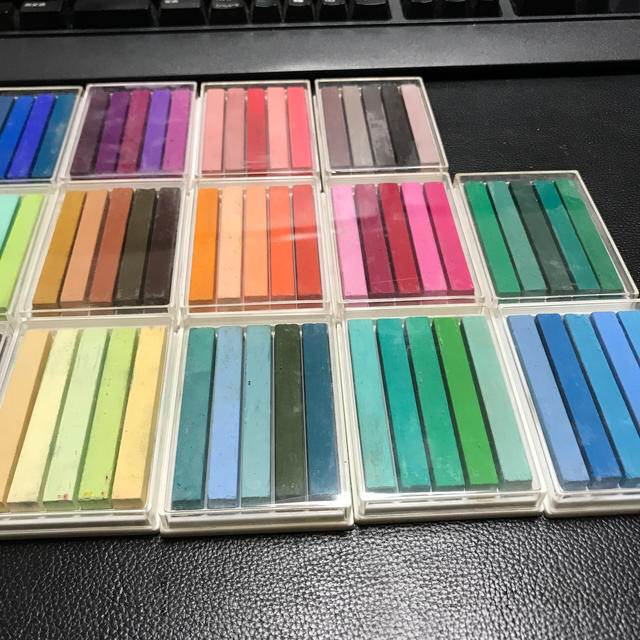 ほぼ新品】ホルベイン アーチストオイルパステル 100色セット ほぼ新品】ホルベイン アーチストオイルパステル 100色セット