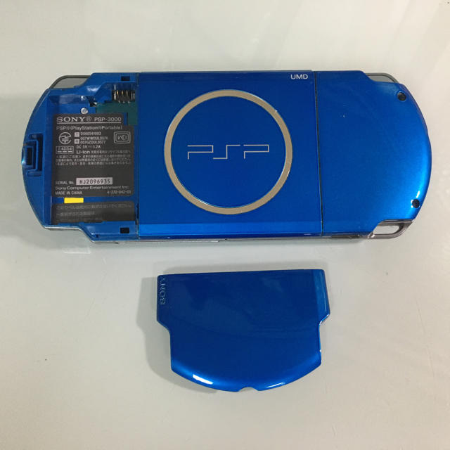 PlayStation Portable(プレイステーションポータブル)のPSP-3000  バイブラントブルー エンタメ/ホビーのゲームソフト/ゲーム機本体(携帯用ゲーム機本体)の商品写真