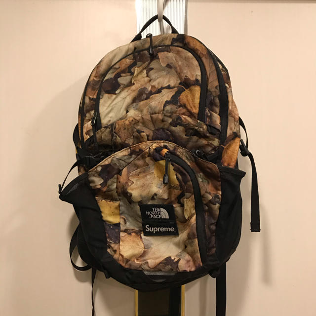 Supreme(シュプリーム)のPocono Backpack Leaves  supreme メンズのバッグ(バッグパック/リュック)の商品写真