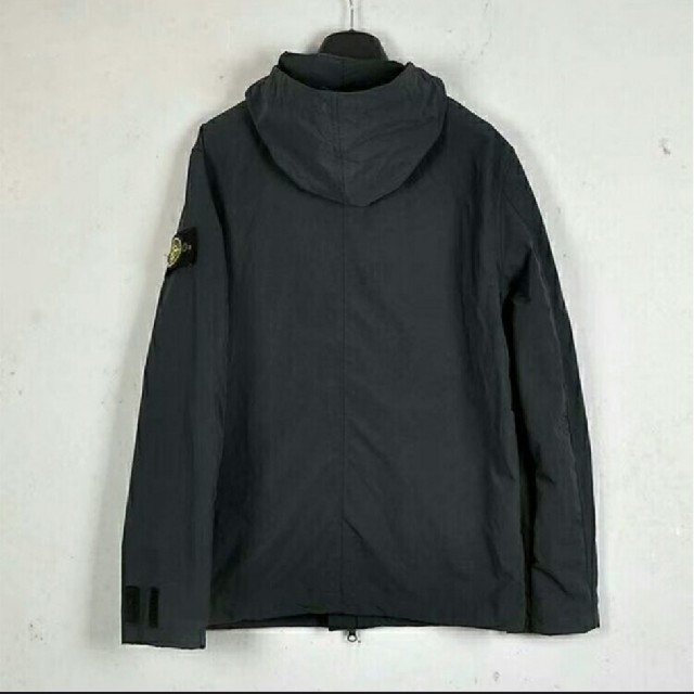 STONE ISLAND(ストーンアイランド)のstoneIsland ナイロンジャケット L メンズのジャケット/アウター(ナイロンジャケット)の商品写真