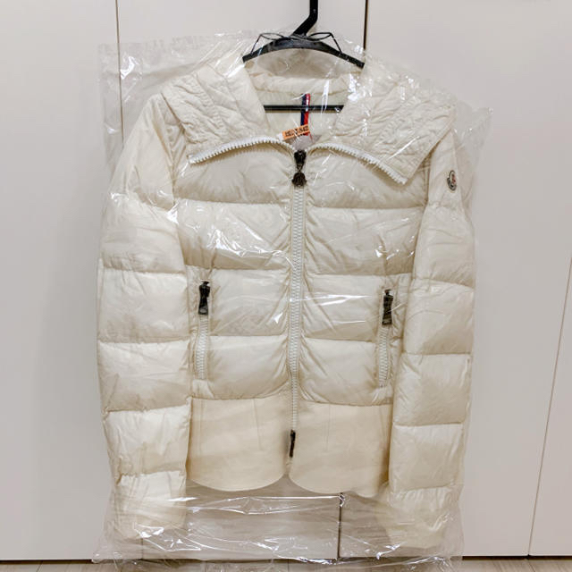 生まれのブランドで モンクレール MONCLER - MONCLER NESEA ホワイト