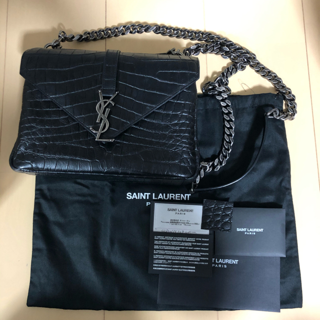 Saint Laurent(サンローラン)のsaint laurent ショルダーバック定価約26万 正規品 カレッジ　美品 レディースのバッグ(ショルダーバッグ)の商品写真