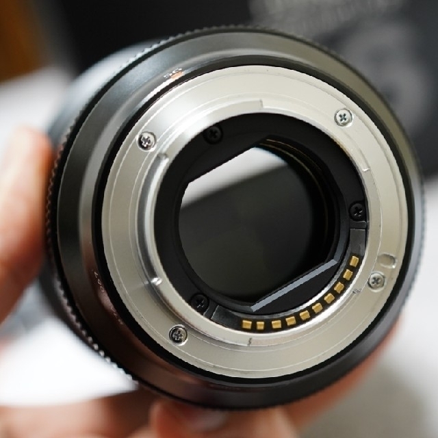 富士フイルム(フジフイルム)のFUJIFILM FUJINON XF56mm F1.2 R スマホ/家電/カメラのカメラ(レンズ(単焦点))の商品写真