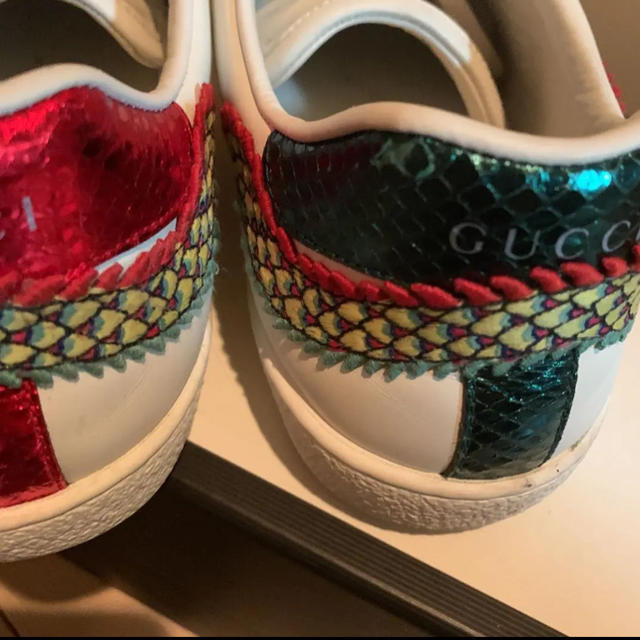 Gucci(グッチ)のGUCCI スニーカー　ドラゴン　日本未発売　激レア メンズの靴/シューズ(スニーカー)の商品写真
