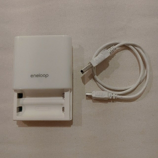 サンヨー(SANYO)のeneloop USB充電器／モバイルバッテリー KBC-E1A【本体のみ】(バッテリー/充電器)