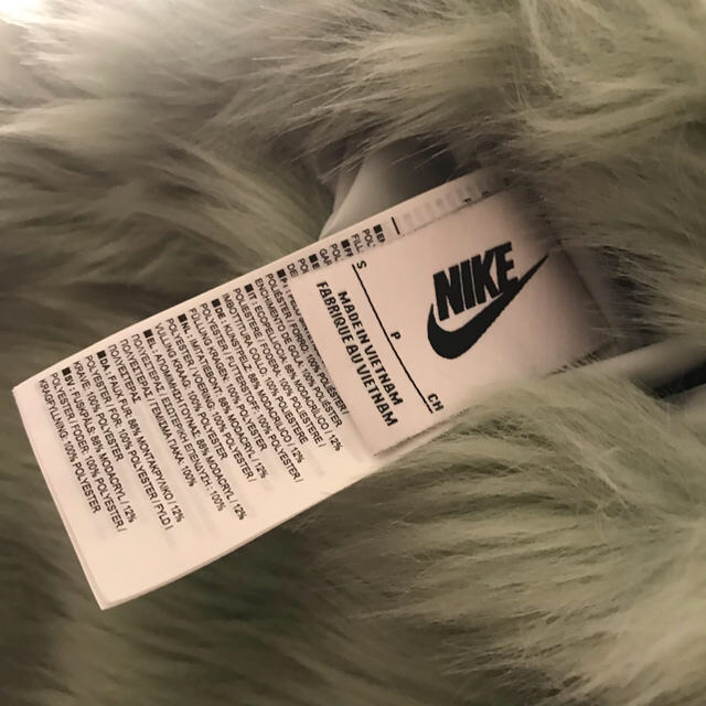 なおと様 NIKE × AMBUSH リバーシブル フェイクファー コート S なおと様 NIKE × AMBUSH リバーシブル フェイクファー コート S