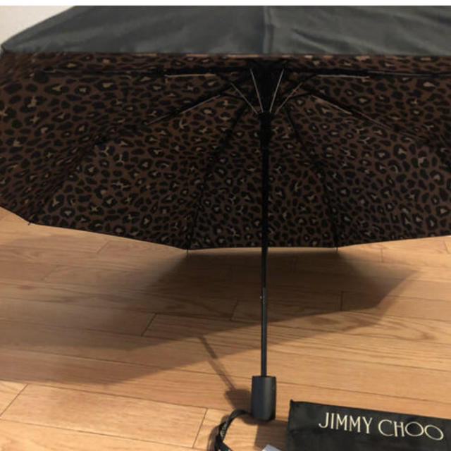 JIMMY CHOO(ジミーチュウ)のジミーチュウ　折り畳み　傘　ブランド傘　黒 レディースのファッション小物(傘)の商品写真