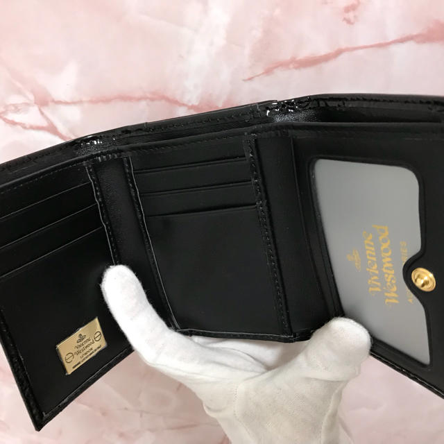 Vivienne Westwood(ヴィヴィアンウエストウッド)のエナメル黒がま口財布❤️ヴィヴィアンウエストウッド❤️新品・未使用 レディースのファッション小物(財布)の商品写真