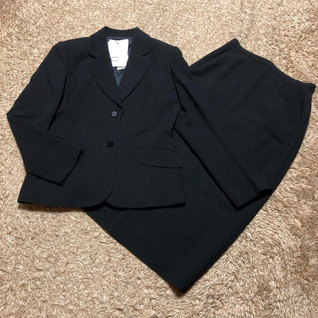 CARVEN(カルヴェン)の値下げ交渉OK カルヴェン スカートスーツ Mサイズ ブラック インナー付 新品 レディースのフォーマル/ドレス(スーツ)の商品写真
