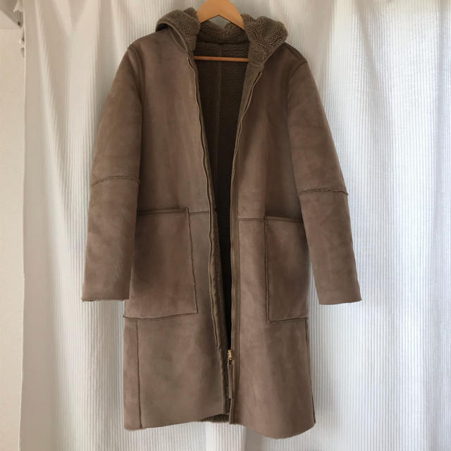 ZARA(ザラ)のZARA リバーシブルムートンボアコート　お値下げ　¥5000→¥4000 レディースのジャケット/アウター(ロングコート)の商品写真