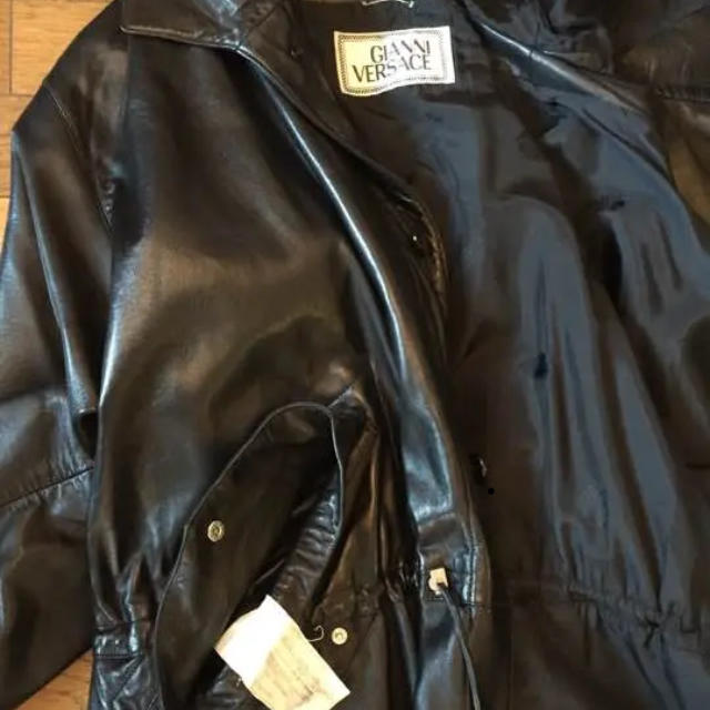 販売人気商品 ジャンニ・ヴェルサーチ レザーコート 正規品 レザー