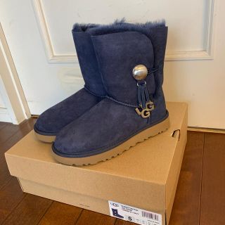 アグ(UGG)の値下げ！新品レアデザイン♬UGGネイビーサイズ5(ブーツ)