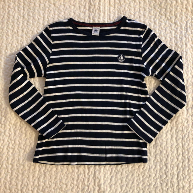 PETIT BATEAU(プチバトー)のプチバトー　マリニエールカットソー　8ans / 126cm キッズ/ベビー/マタニティのキッズ服女の子用(90cm~)(Tシャツ/カットソー)の商品写真