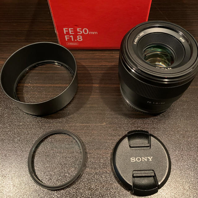 SONY(ソニー)の【値引き中】SONY FE 50mm f1.8 【中古美品】 スマホ/家電/カメラのカメラ(レンズ(単焦点))の商品写真