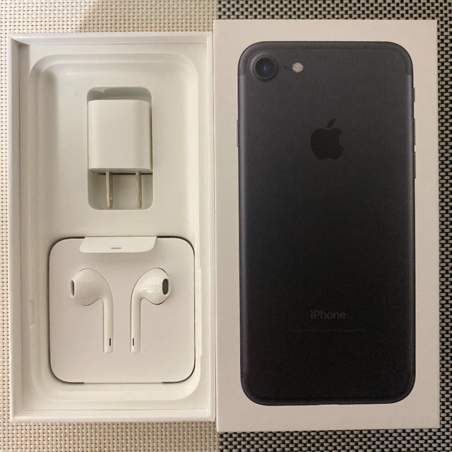 iPhone 7 Black 32 GB SIMフリー